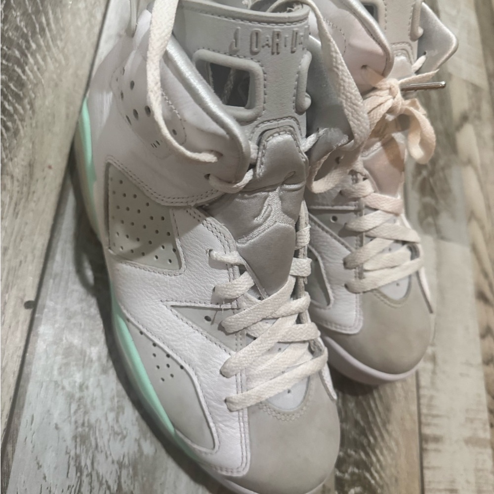 JORDAN 6 RETRO